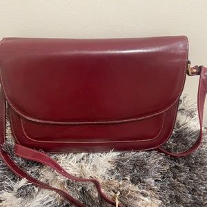 Shoulder bag maroon